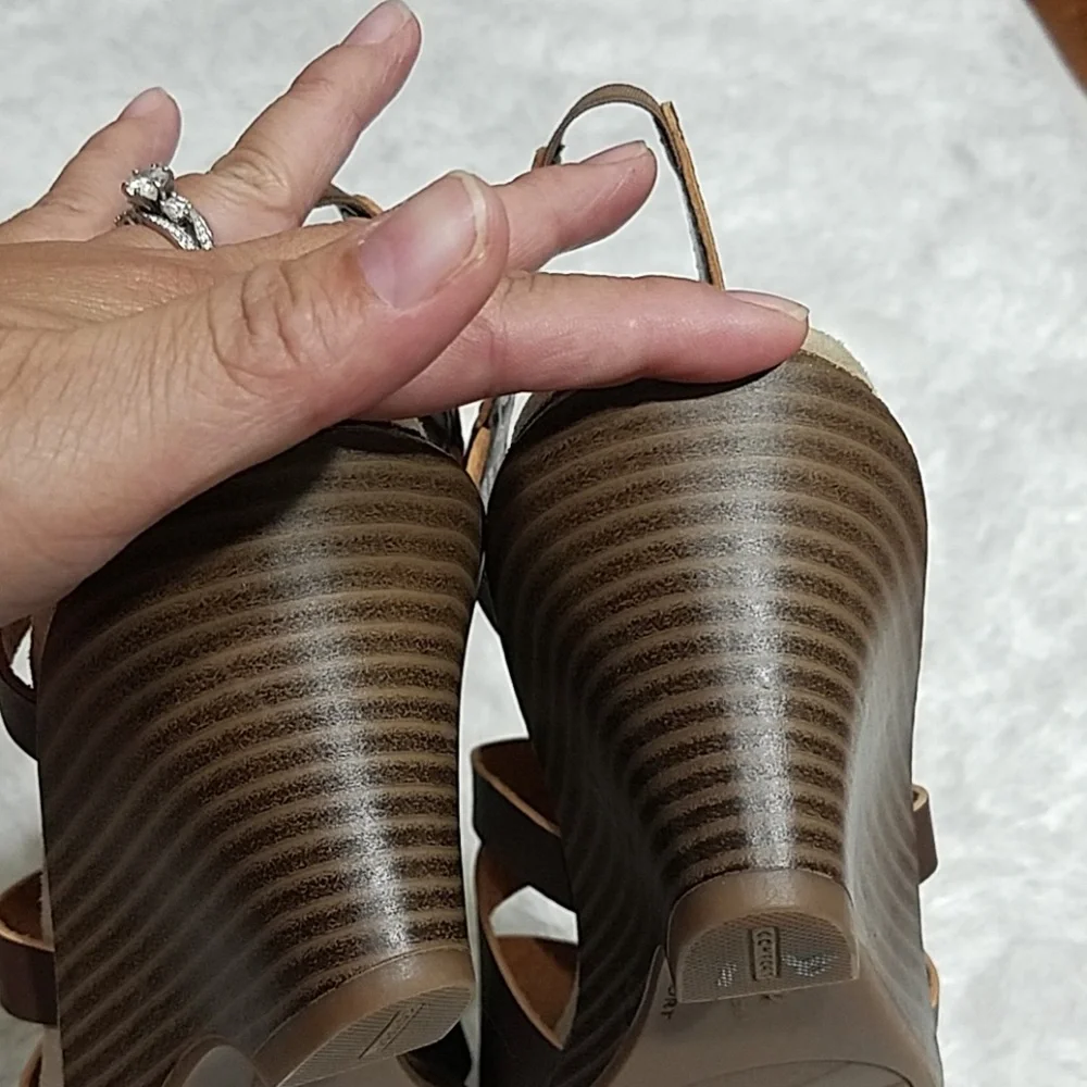 Life Stride Brown Wedge Sandals Strappy Ankle Casual Comfortable‎ Shoes Size 11M